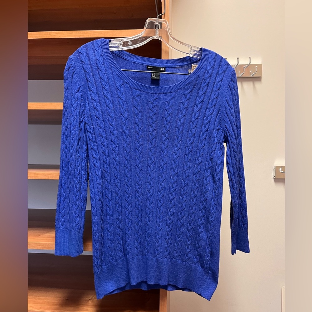 H&M blue sweater, could be a sweater dress, size small, quilted